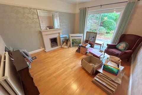 4 bedroom detached house to rent, Waldens Park Road, Woking GU21