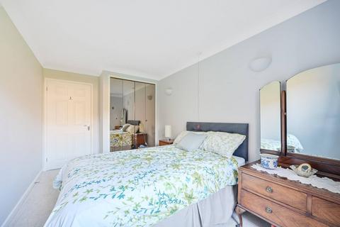 2 bedroom flat for sale, York Road, Guildford, GU1