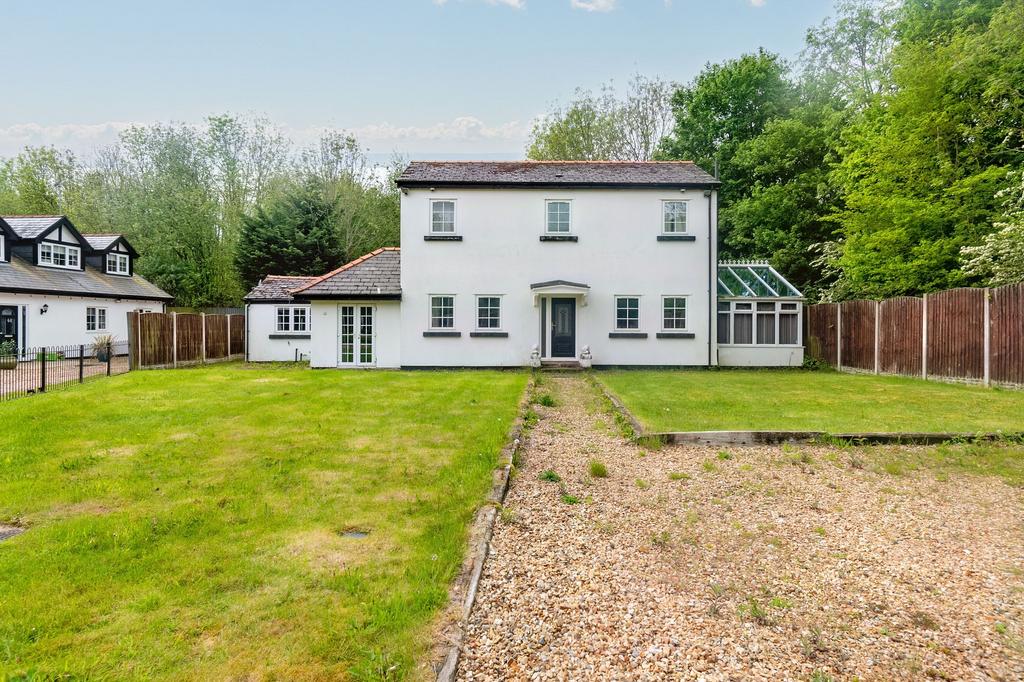 Flukers Brook Lane, Knowsley, L34 3 bed detached house for sale £375,000