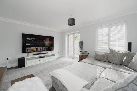 3 bedroom semi-detached house to rent, Whitebeam Close, Epsom