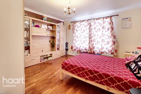 2 bedroom semi-detached house for sale - Wigton Gardens, Stanmore