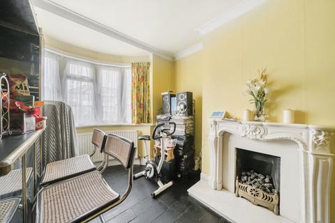 153 Ferrymead Avenue, Greenford, UB6 9TW