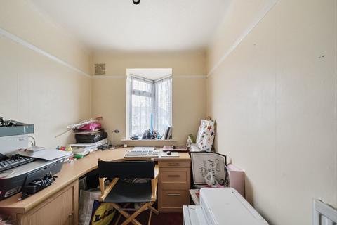 153 Ferrymead Avenue, Greenford, UB6 9TW