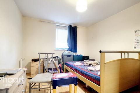2 bedroom flat for sale - Elmwood Lane, LEEDS