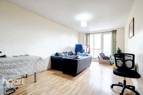 2 bedroom flat for sale, Elmwood Lane, LEEDS