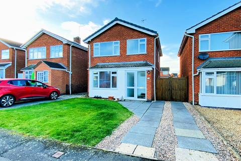 3 bedroom detached house for sale, Oak Drive, Syston, LE7