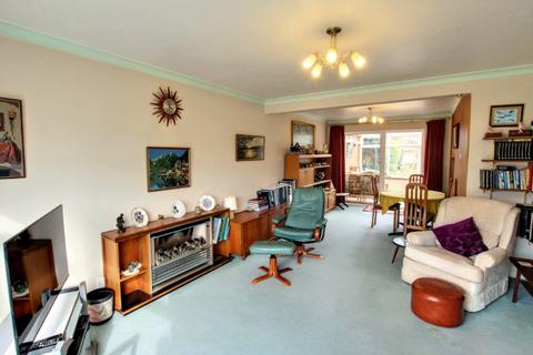 95 Barnmead, Haywards Heath, RH16 1XB