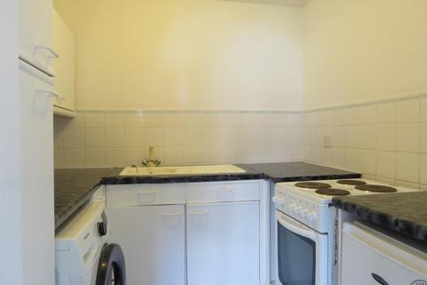Studio to rent - Orchard Grove, Anerley, London, SE20