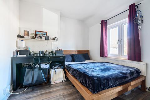 124 Bisson Road, London, E15 2RF
