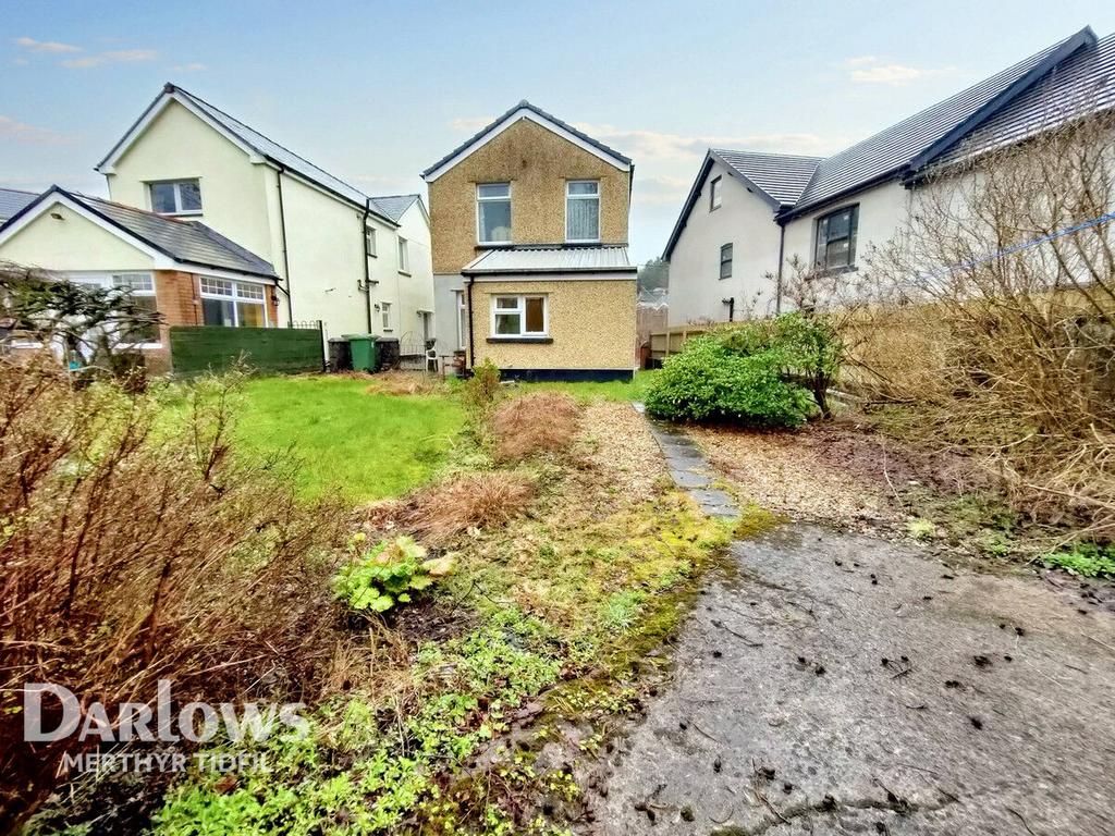 Brynteg Crescent, Rhymney, Tredegar 3 bed detached house for sale £