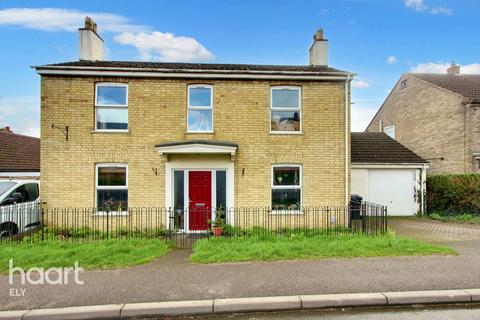 4 bedroom detached house for sale, High Street, Sutton