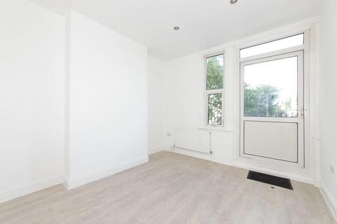 2 bedroom apartment for sale, Nunhead Green, Peckham, London, SE15