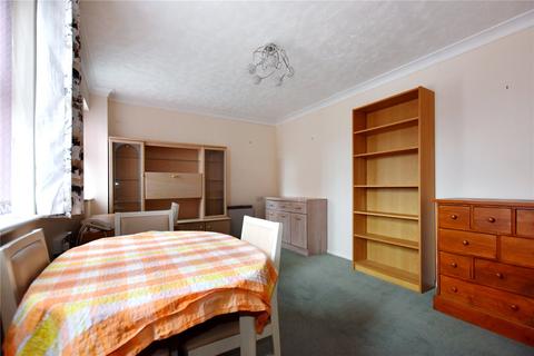 2 bedroom flat for sale, Pincott Road, Bexleyheath, DA6