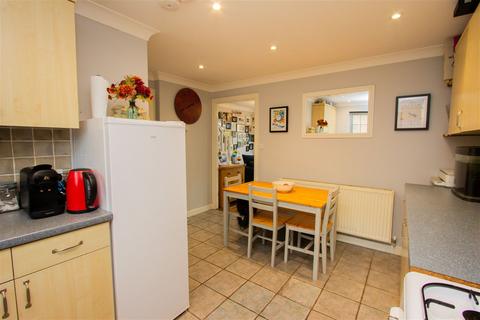 3 bedroom end of terrace house for sale - Available With No Onward Chain In Staplecross