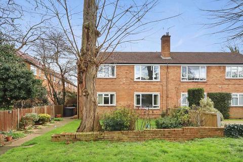 3 bedroom flat to rent, Lawrie Park Avenue, Sydenham