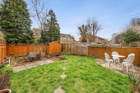 3 bedroom flat to rent, Lawrie Park Avenue, Sydenham