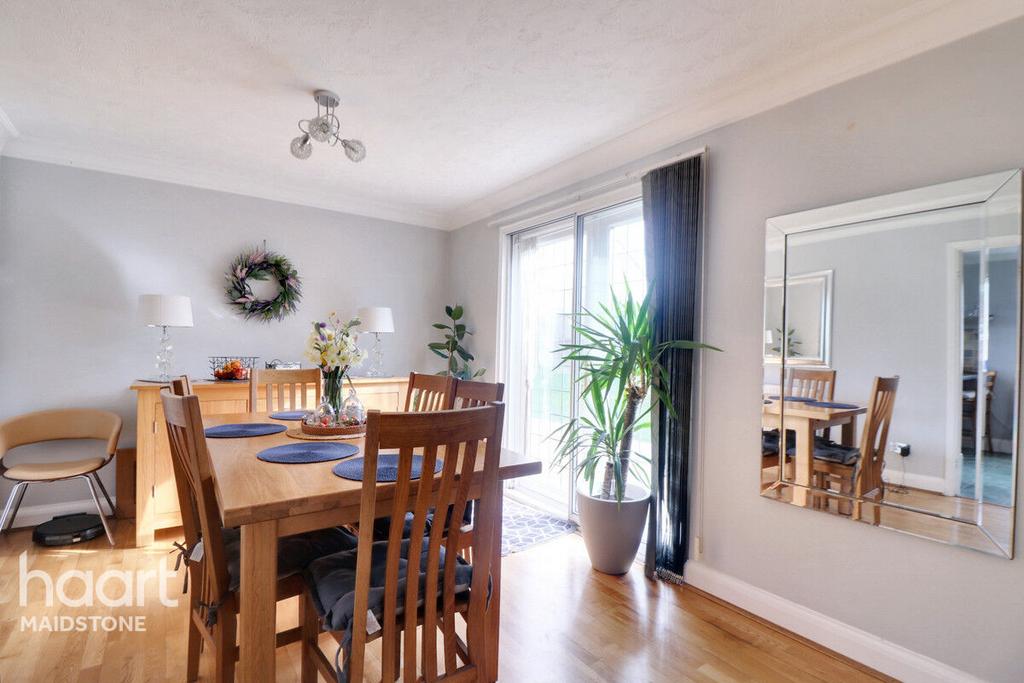 Tollgate Way, Maidstone 4 bed detached house for sale £525,000