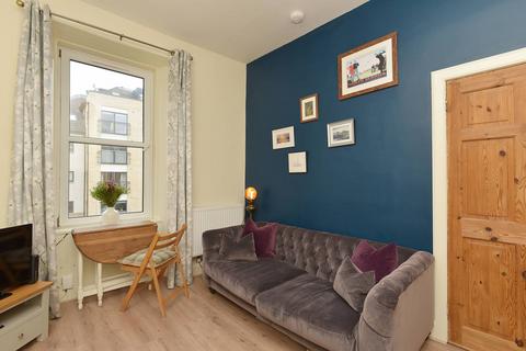1 bedroom flat for sale, 18/12 Beaverhall Road, Broughton, Edinburgh, EH7 4JE