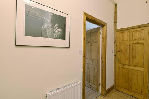 18/12 Beaverhall Road, Edinburgh, EH7 4JE