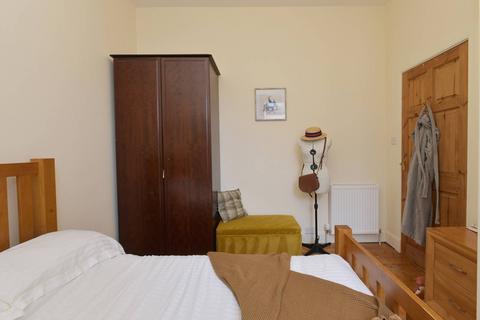 18/12 Beaverhall Road, Edinburgh, EH7 4JE