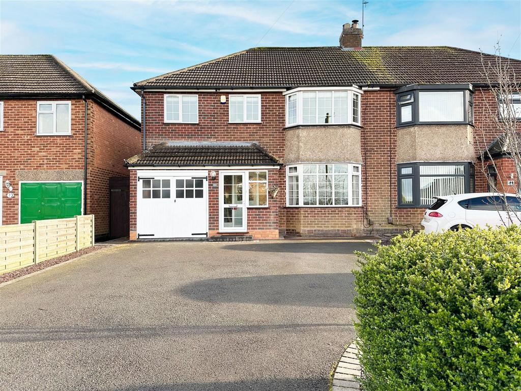 Corbett Road, Hollywood, B47 5LL 4 bed semidetached house for sale £