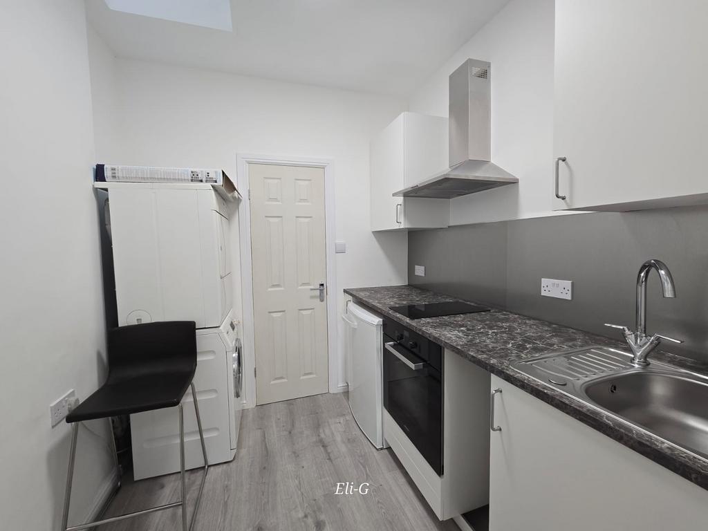 A brand new fully self contained studio flat in t