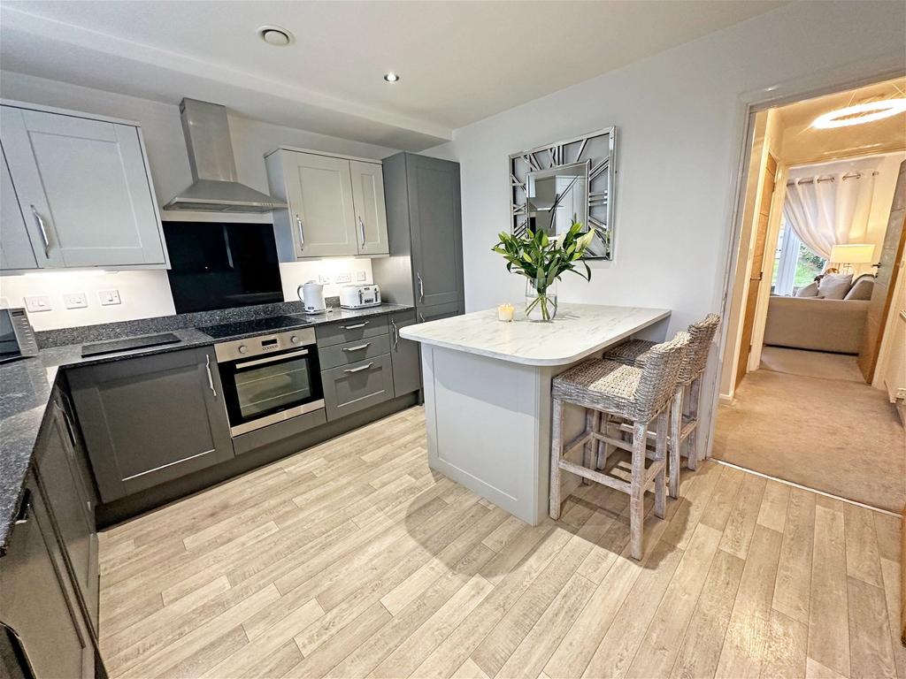 Mountfield Mews, Birmingham, B14 5AH 3 bed end of terrace house for