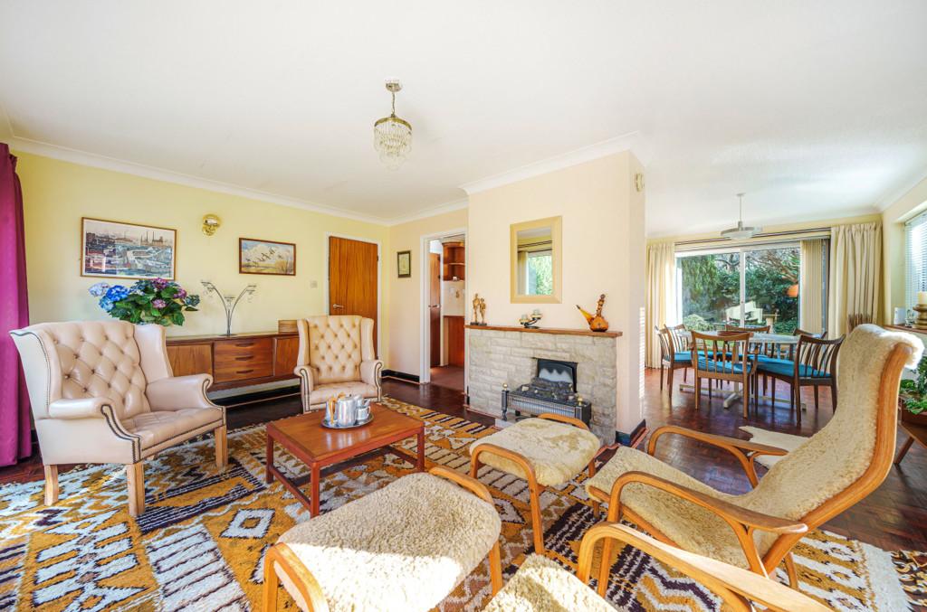 Sitting/Dining Room