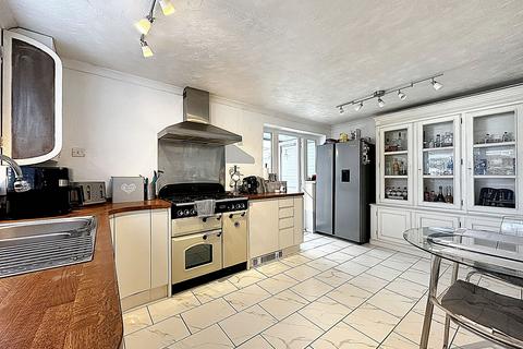 135 Beech Crescent, Hythe, Southampton, SO45 3QE