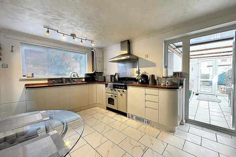 135 Beech Crescent, Hythe, Southampton, SO45 3QE