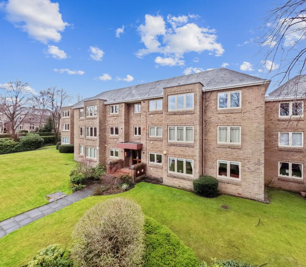 Glencairn Drive, Flat 1/1, Pollokshields, Glasgow, G41 4PS 2 bed flat