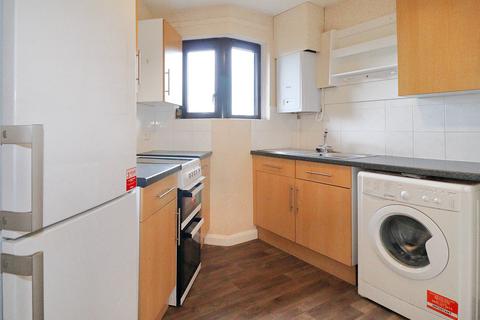 2 bedroom flat to rent, Monument Road, Weybridge KT13