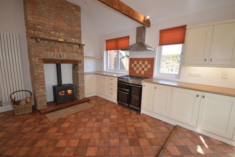 3 bedroom chalet to rent, Level Mare Lane, Eastergate, Chichester, PO20