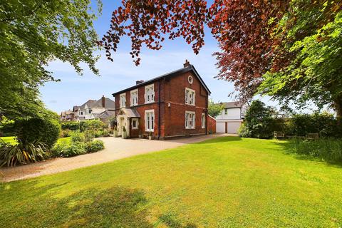 4 bedroom detached house for sale, 375 Garstang Road, Fulwood, Preston, Lancashire, PR2 9UQ