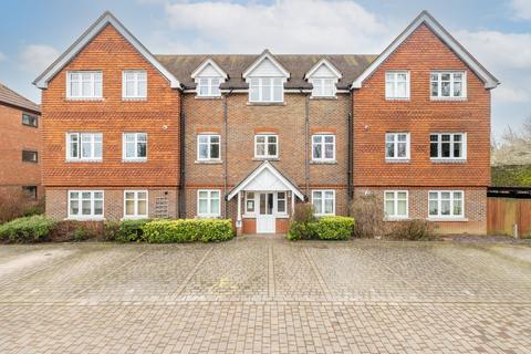Flat 3, Chestnut Court, 60 Bonehurst Road, Horley, RH6 8QG