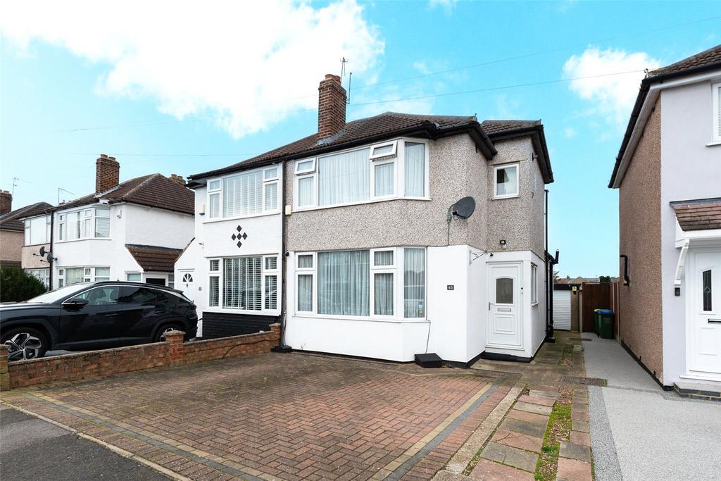 St Audrey Avenue, Bexleyheath, Kent, DA7 2 bed semidetached house for