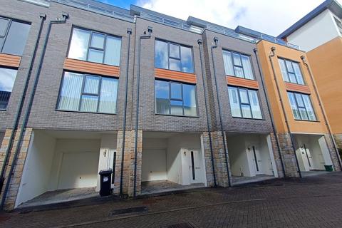 3 bedroom terraced house to rent, Duporth, St Austell
