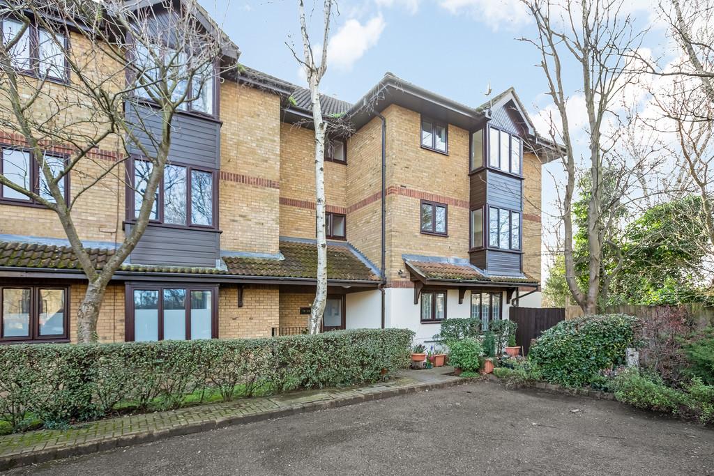 Crofton Park Road, Crofton Park, SE4 1 bed apartment for sale £270,000