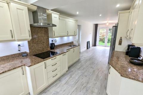 3 bedroom detached house for sale, Chatsworth Close, Cheswick Green