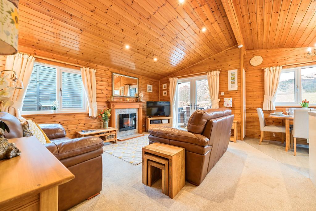 Open Plan Living Room / Dining Kitchen