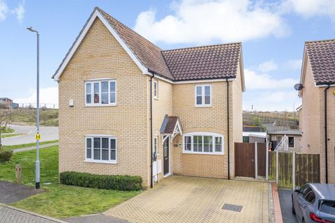 3 bedroom detached house for sale, Emma Girling Close, Ipswich IP7