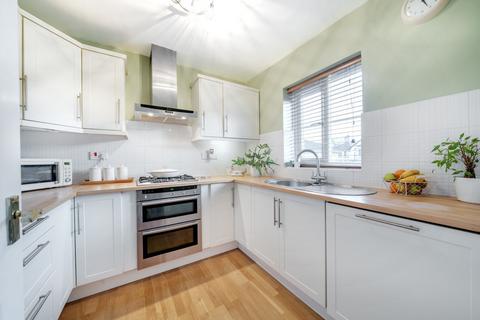 12 Scawen Close, Carshalton, SM5 2TZ