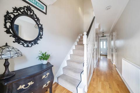12 Scawen Close, Carshalton, SM5 2TZ