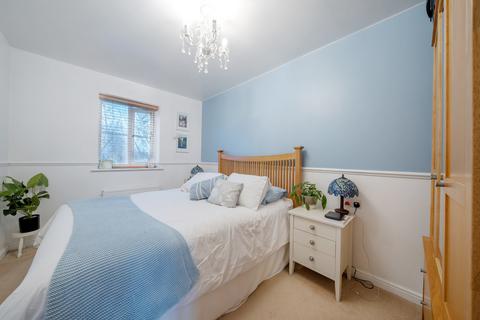 12 Scawen Close, Carshalton, SM5 2TZ