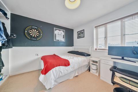 12 Scawen Close, Carshalton, SM5 2TZ