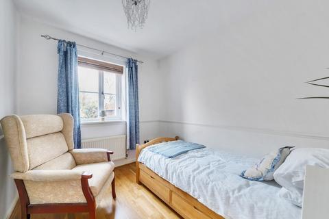 12 Scawen Close, Carshalton, SM5 2TZ