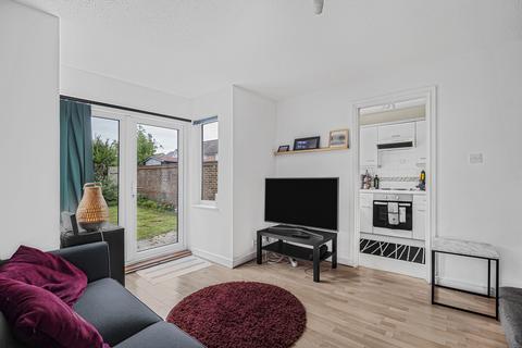 1 bedroom end of terrace house for sale, Howe Drive, Caterham