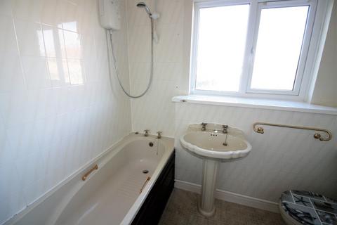 32 Howe Drive, Caterham, CR3 5AX