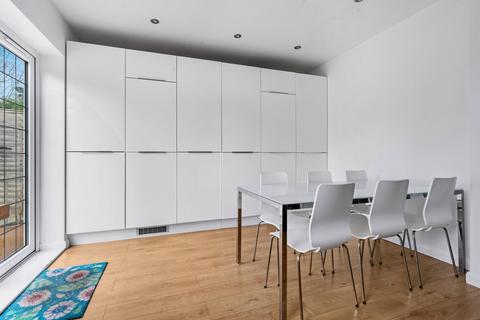 236 Foresters Drive, Wallington, SM6 9LE