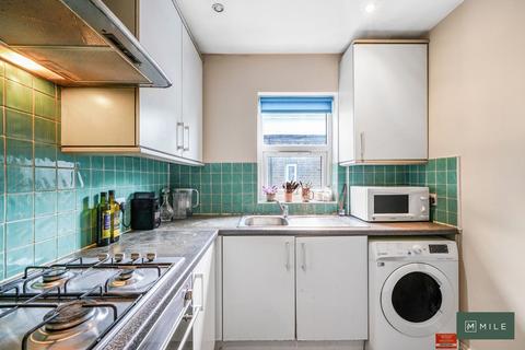 169b Bathurst Gardens, London, NW10 5JJ